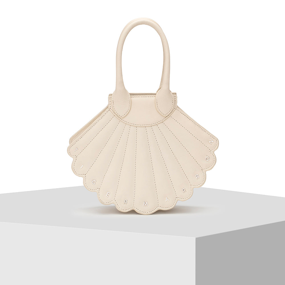 COLOUR SPOTLIGHT : CARAMEL SWIRL Tagged Champagne Pearl leather bag - tohl